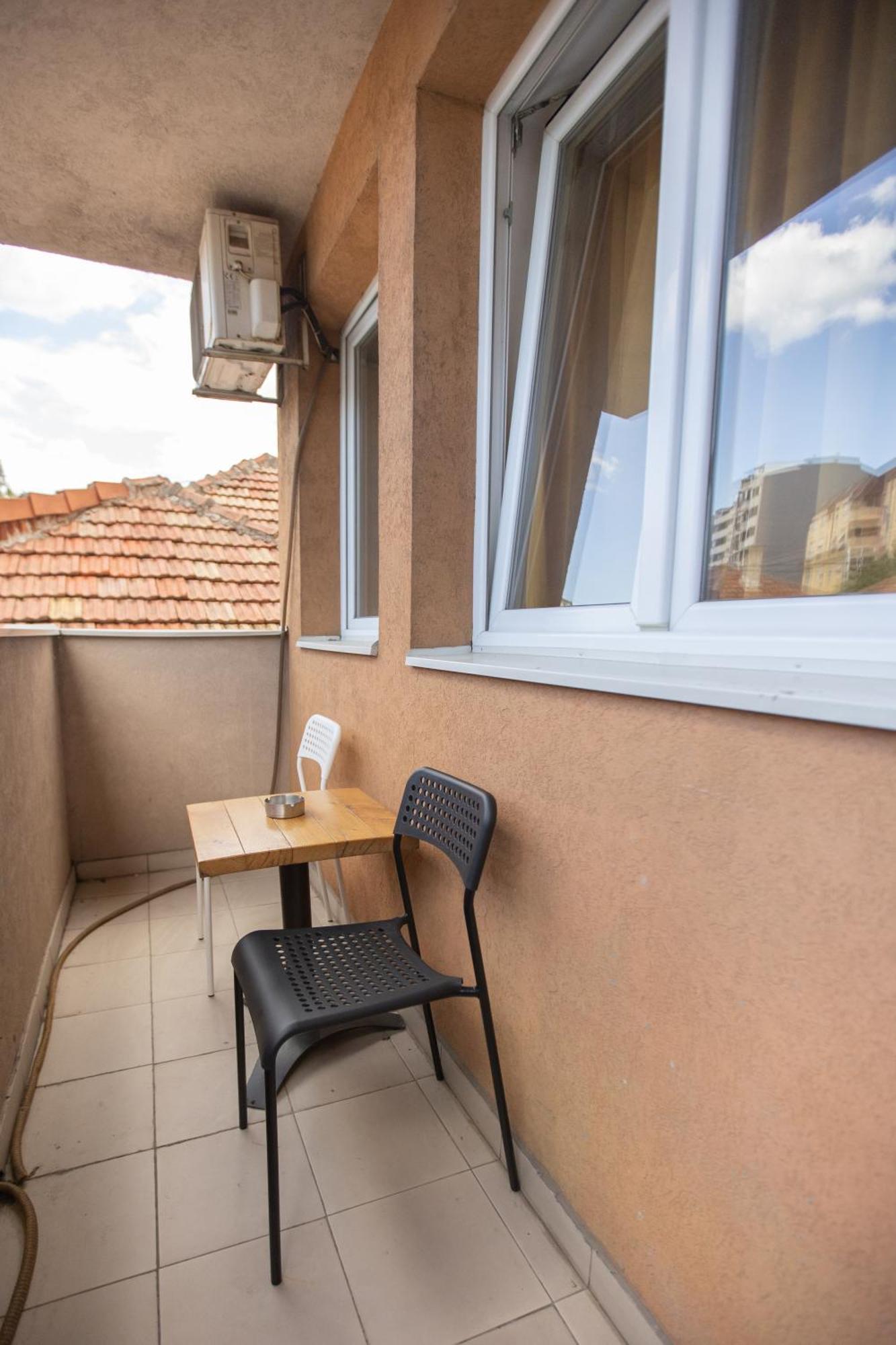4 Rooms Apartments Nis Exterior photo